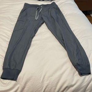Figs graphite zamora jogger pants size S and catarina top size S